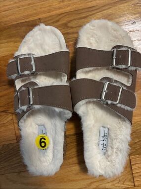 Faux-Fur Lined Brown Slide Slippers with Adjustable Buckles